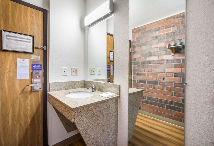 Motel 6madison, Wi  East