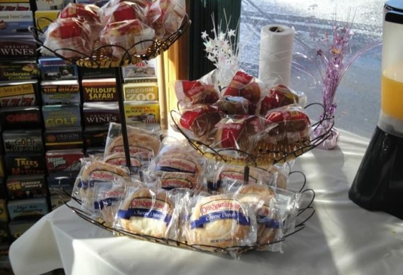 モーテル Ebb Tide Oceanfront Inn