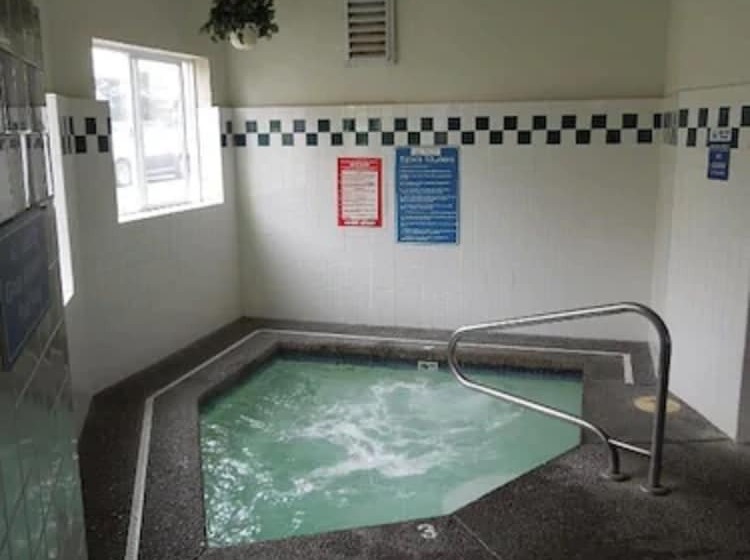 モーテル Ebb Tide Oceanfront Inn