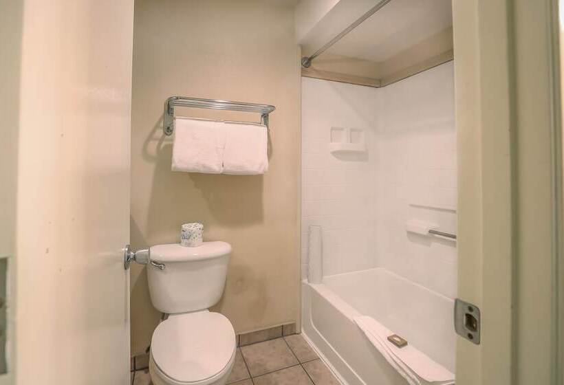 モーテル Ebb Tide Oceanfront Inn