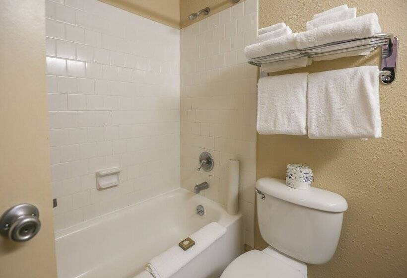 モーテル Ebb Tide Oceanfront Inn