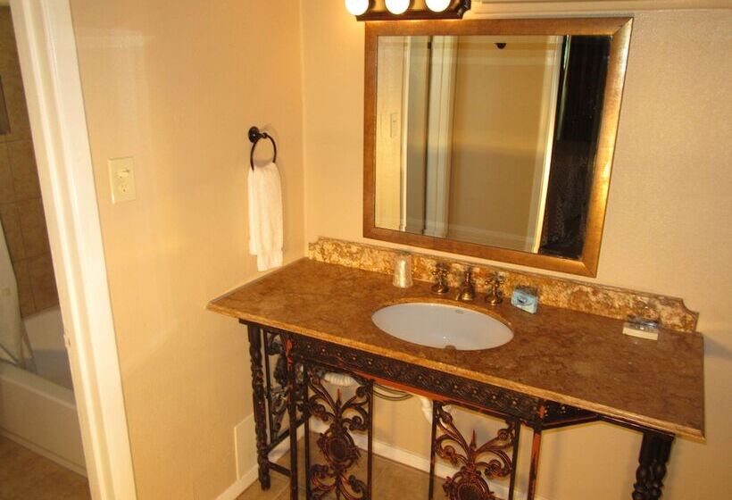 فندق على الطريق El Patio Inn