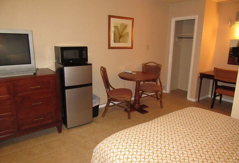 فندق على الطريق El Patio Inn