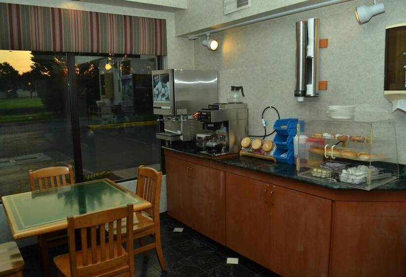 فندق على الطريق Travel Inn New Castle Airport