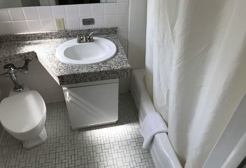 فندق على الطريق Western Inn