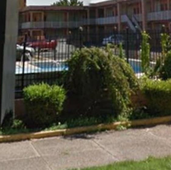 فندق على الطريق Western Inn