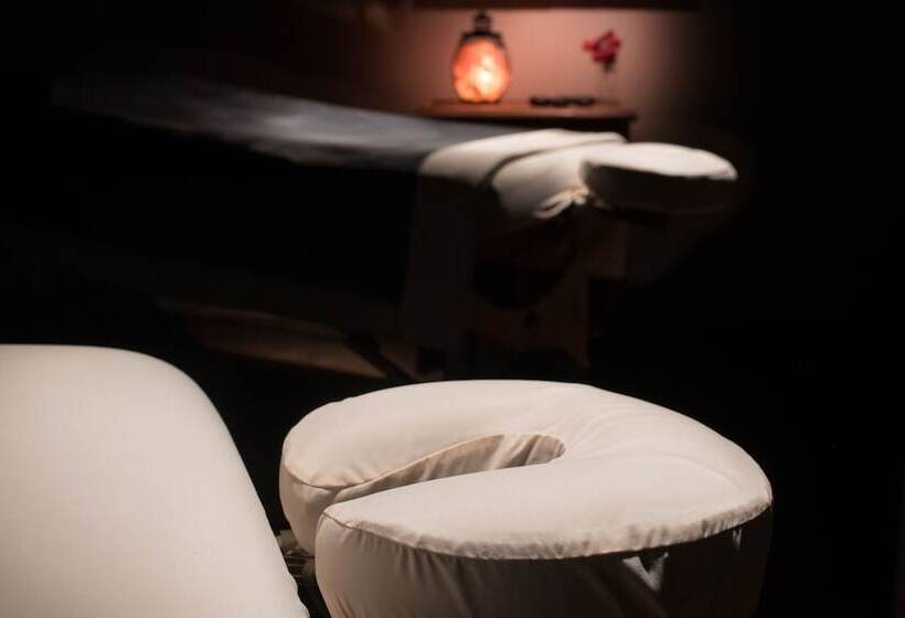 Palm Mountain Resort & Spa