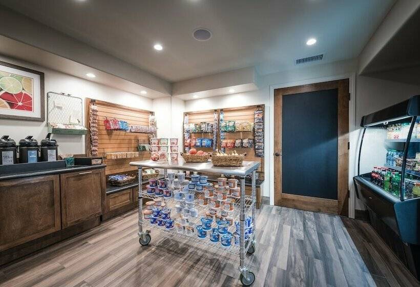 Palm Mountain Resort & Spa