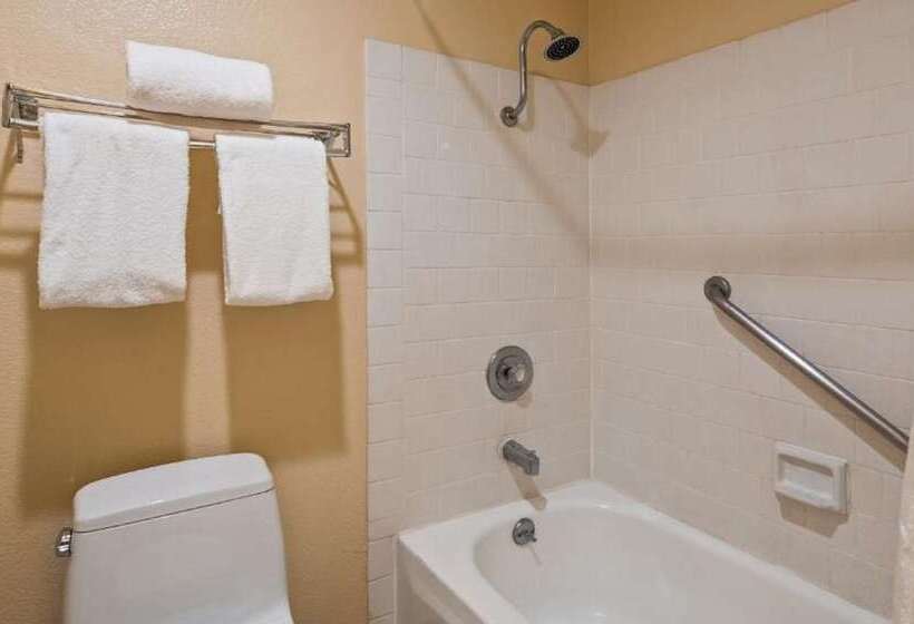 Surestay Plus Hotel By Best Western Sacramento North