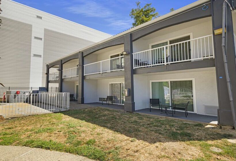 Surestay Plus Hotel By Best Western Sacramento North