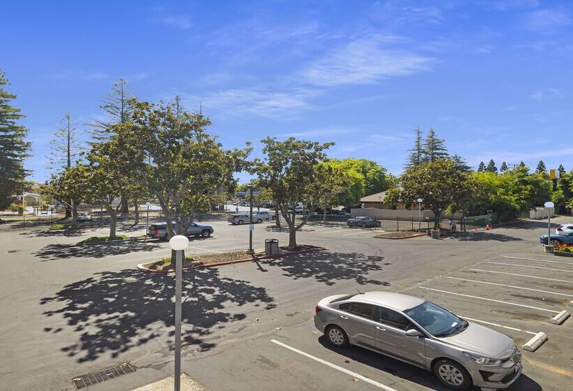 Surestay Plus Hotel By Best Western Sacramento North