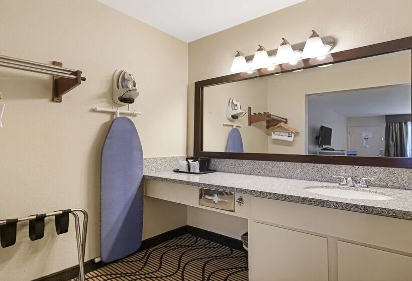 Surestay Plus Hotel By Best Western Sacramento North