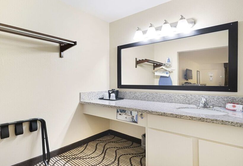 Surestay Plus Hotel By Best Western Sacramento North