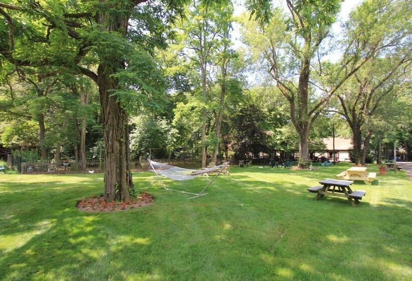 The Earl Of Sandwich Motel