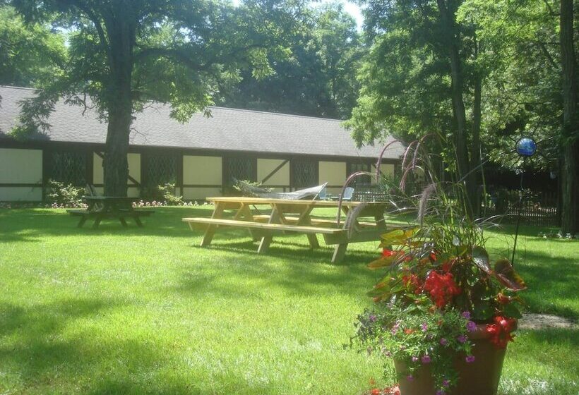 The Earl Of Sandwich Motel