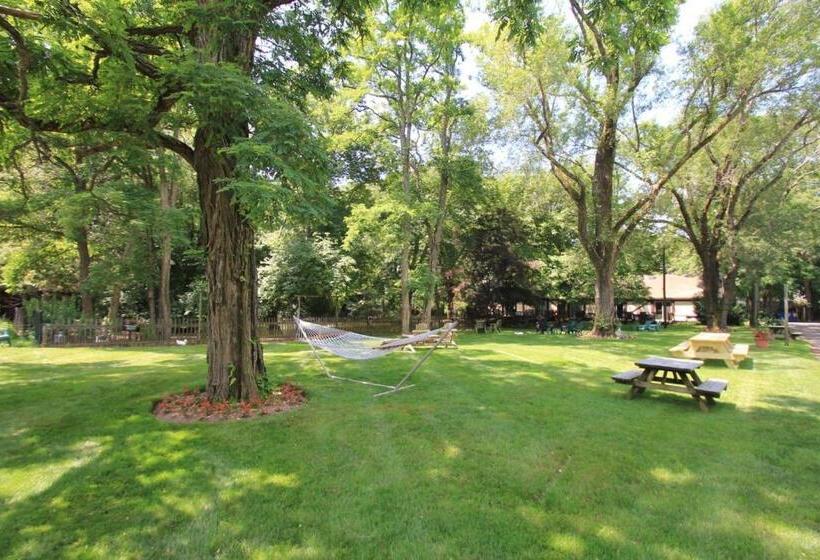 The Earl Of Sandwich Motel