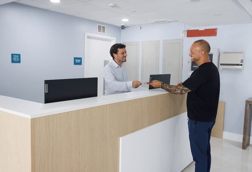 B&b Hotel Miami Airport