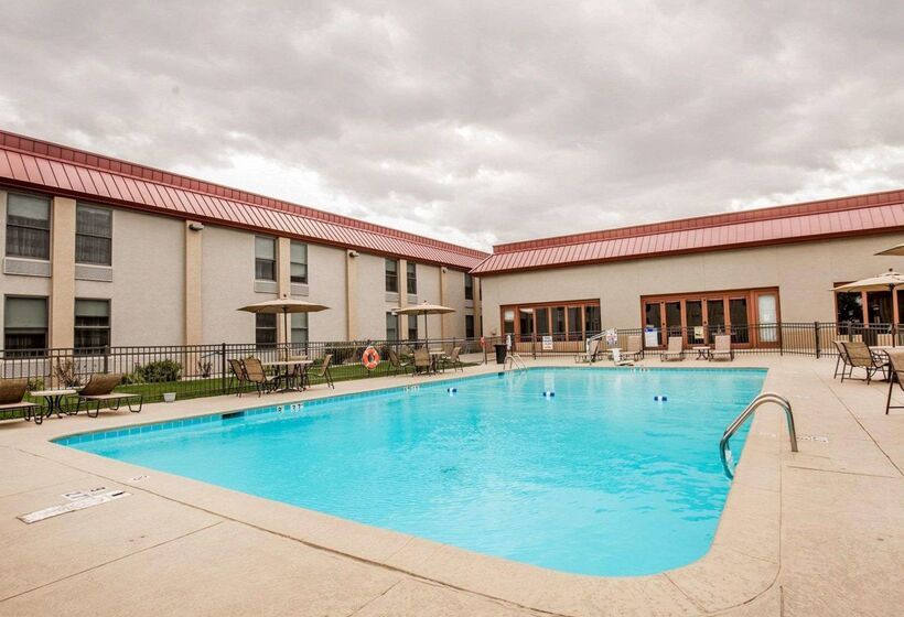 Comfort Inn At Buffalo Bill Village Resort