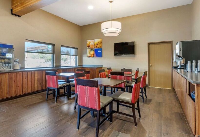 Comfort Inn At Buffalo Bill Village Resort