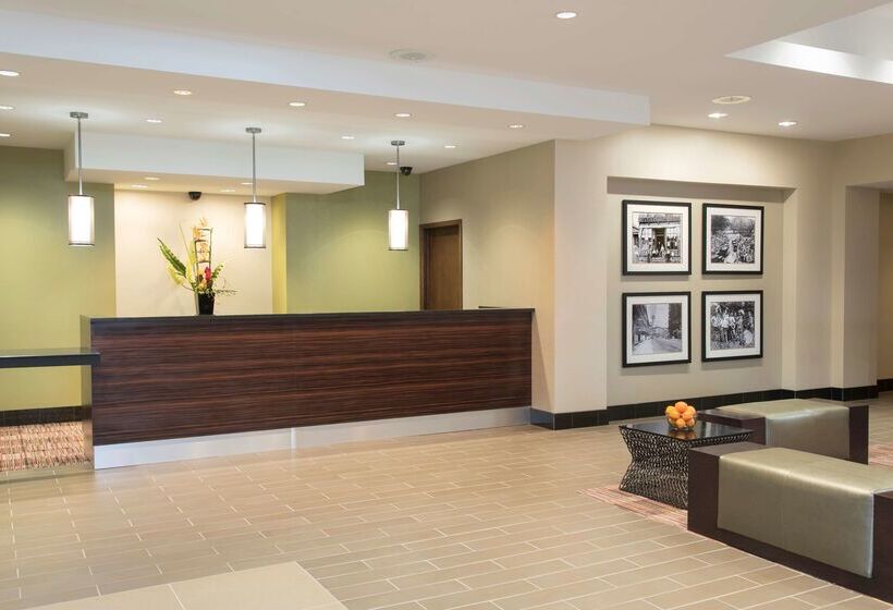 Doubletree By Hilton Hotel Grand Rapids Airport