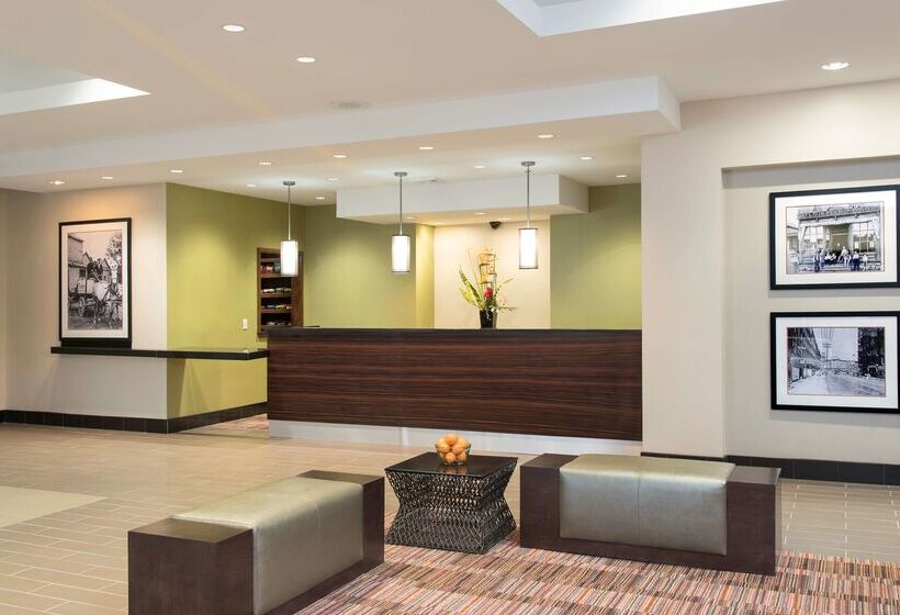 Doubletree By Hilton Hotel Grand Rapids Airport