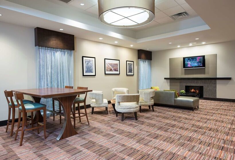 Doubletree By Hilton Hotel Grand Rapids Airport