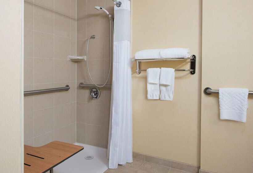 Doubletree By Hilton Hotel Grand Rapids Airport