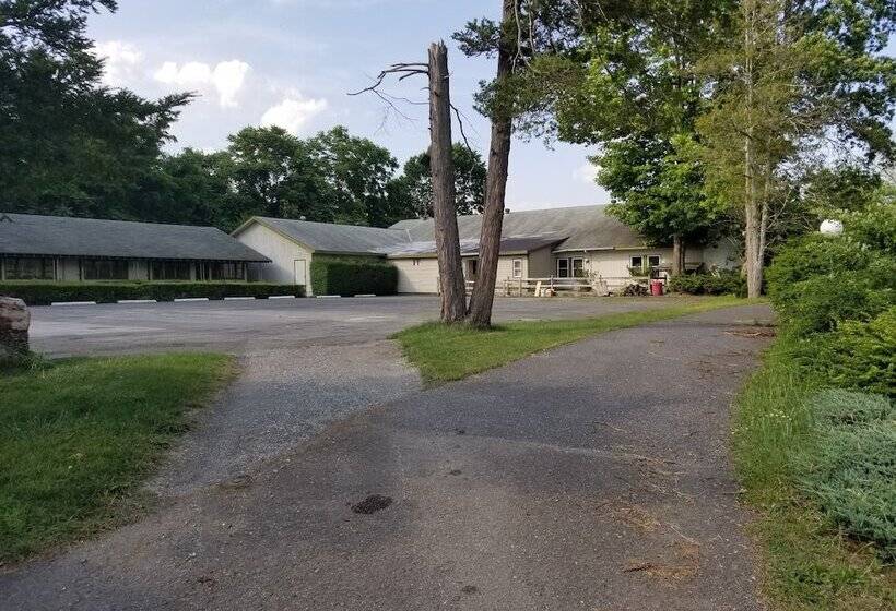 فندق على الطريق Glenwood Inn & Conference Center