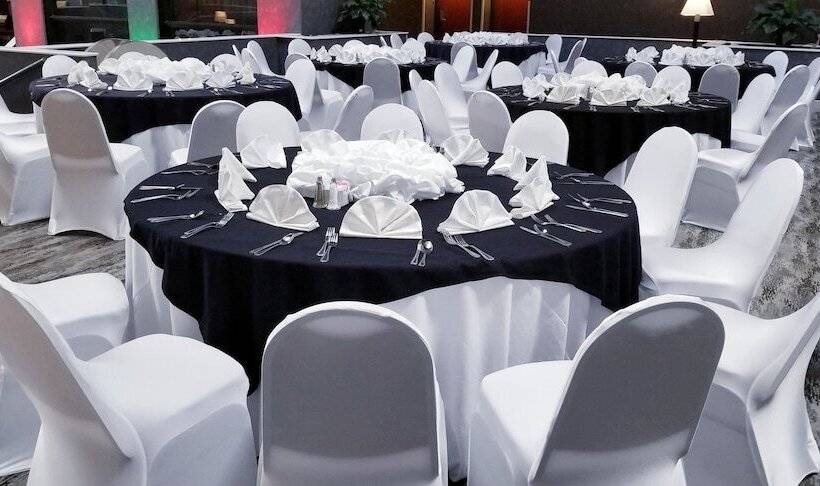 Holiday Inn Hotel And Suites Beaumont Plaza I 10 & Walden, An Ihg