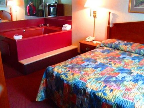 Отель A Victory Inn Mount Clemens