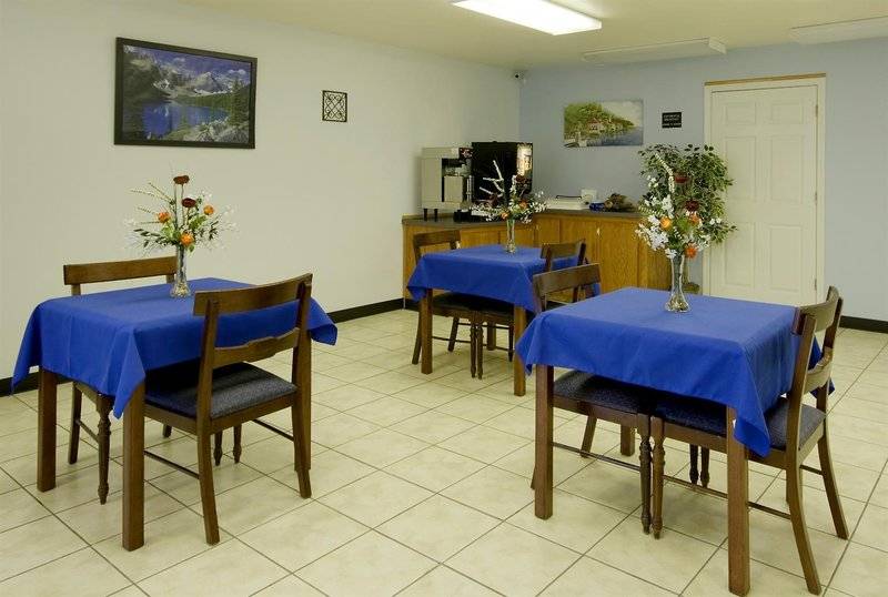 בית מלון כפרי Americas Best Value Inn Muskogee