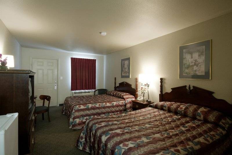 בית מלון כפרי Americas Best Value Inn Muskogee