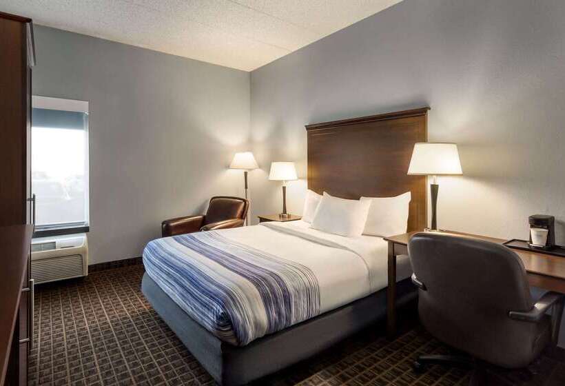 ホテル Americinn By Wyndham Madison West