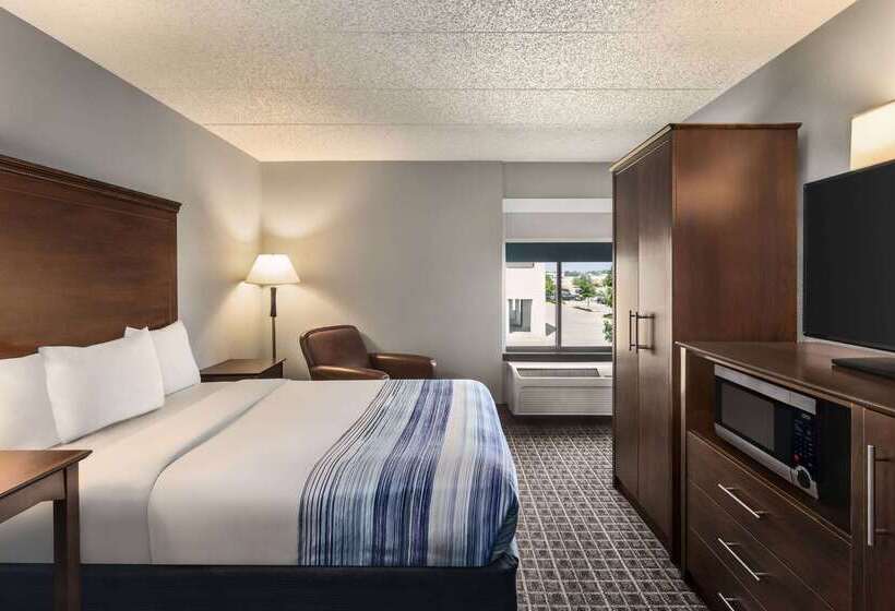 ホテル Americinn By Wyndham Madison West