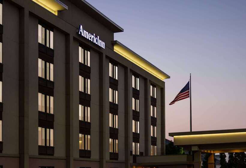 ホテル Americinn By Wyndham Madison West