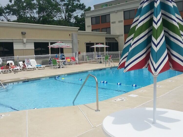 בית מלון כפרי Armoni Inn & Suites