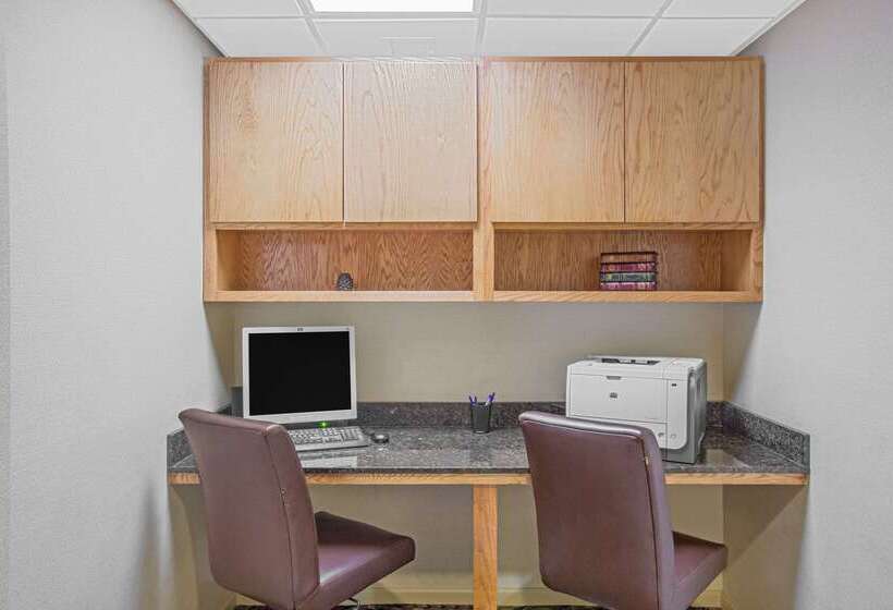 فندق Baymont By Wyndham Camp Lejeune