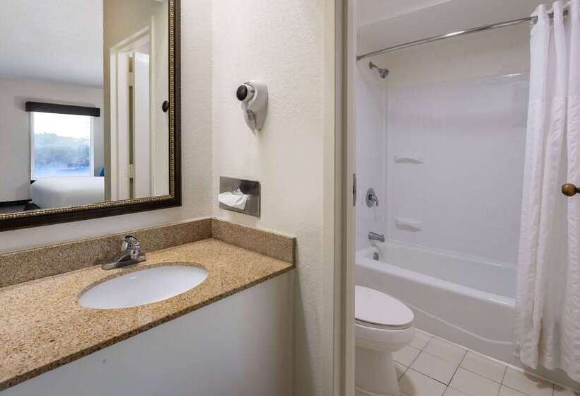 فندق Baymont By Wyndham Camp Lejeune