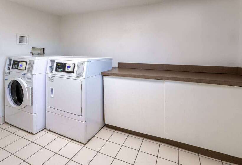 فندق Baymont By Wyndham Camp Lejeune