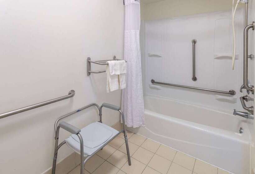 فندق Baymont By Wyndham Camp Lejeune