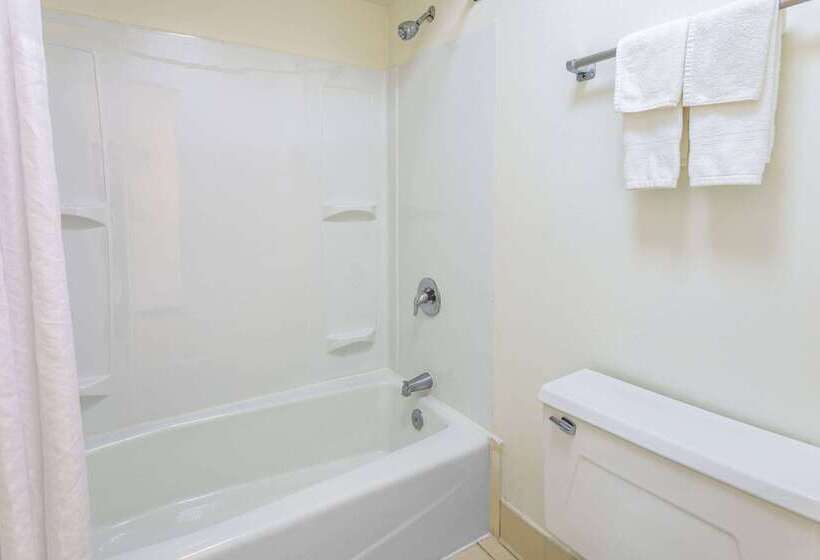 فندق Baymont By Wyndham Camp Lejeune