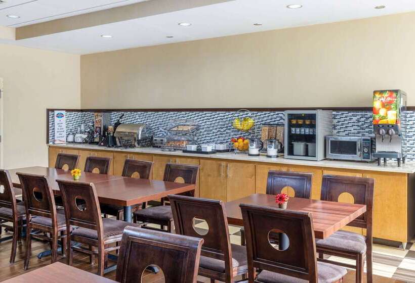 בית מלון כפרי Baymont By Wyndham Columbus Ga