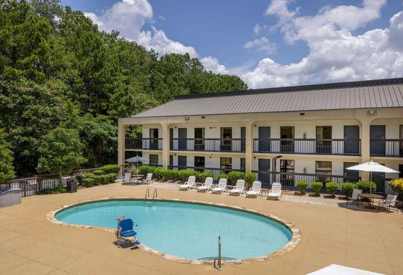 בית מלון כפרי Baymont By Wyndham Columbus Ga