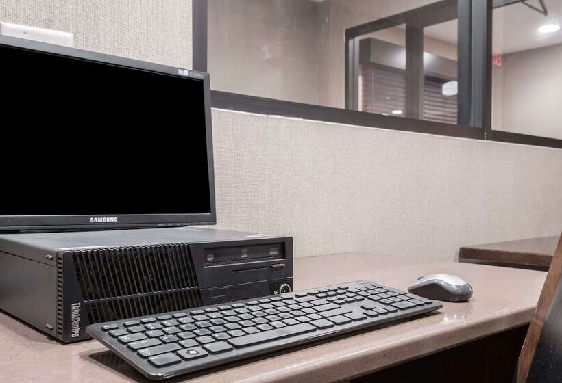 فندق Baymont By Wyndham Eau Claire Wi