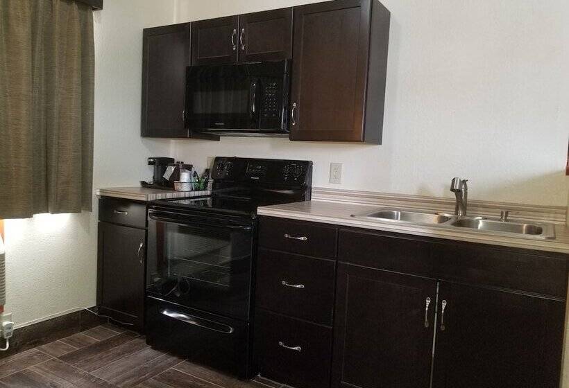 فندق Baymont By Wyndham Eau Claire Wi