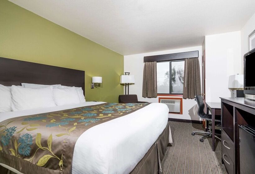 هتل Baymont By Wyndham Eau Claire Wi