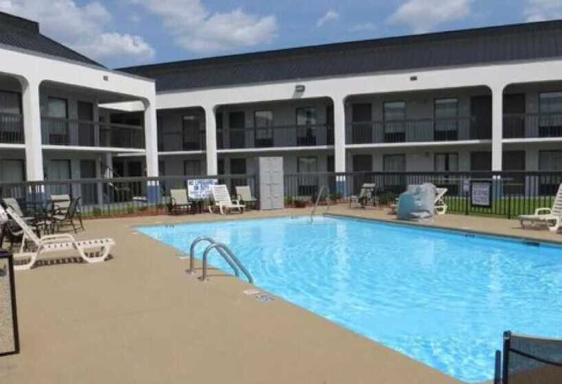 ホテル Baymont Inn & Suites Florence By Wyndham