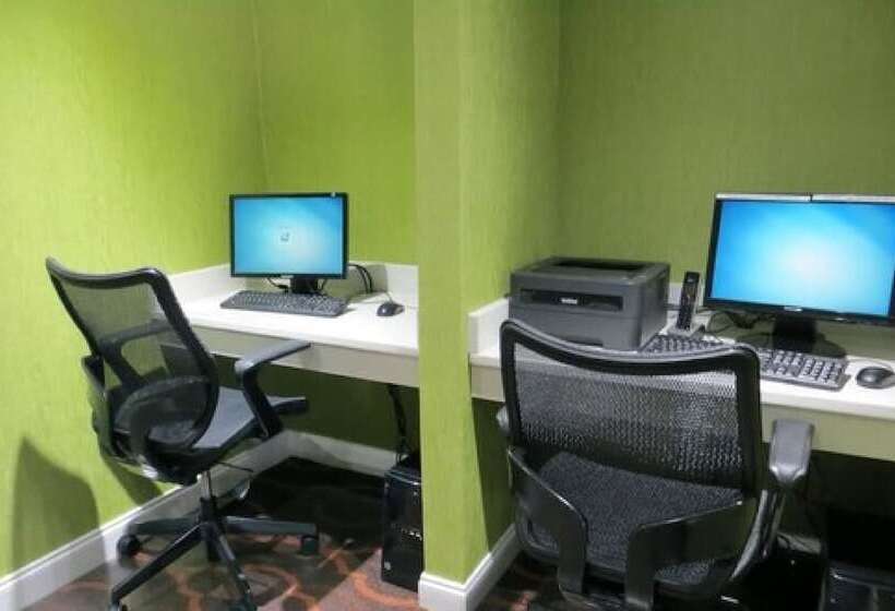 ホテル Baymont Inn & Suites Florence By Wyndham