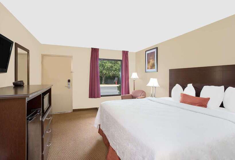 فندق Baymont By Wyndham Greenville