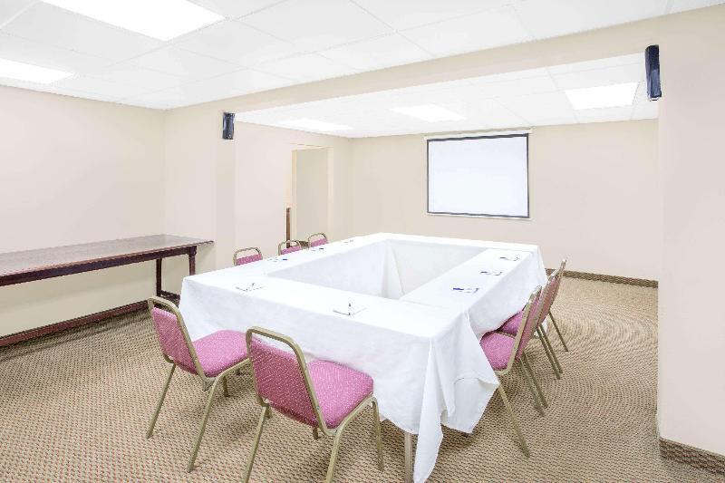 فندق Baymont By Wyndham Greenville